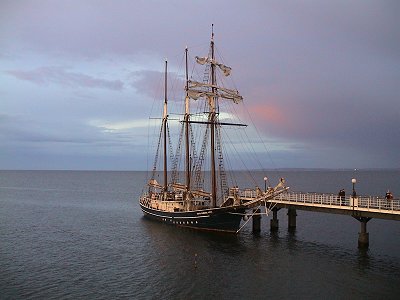 Segelboot an der Seebrücke Heringsdorf